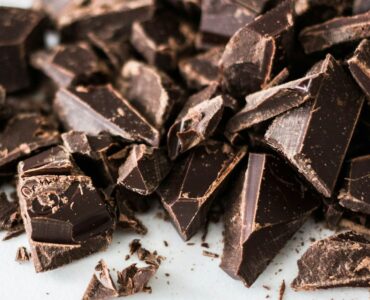 Halal chocolate manufacturing process with certified ingredients