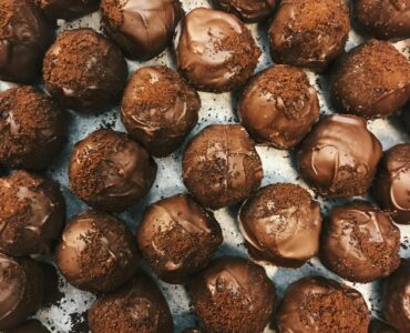 Halal certified hard candies and lollipops with compliant glazing agents